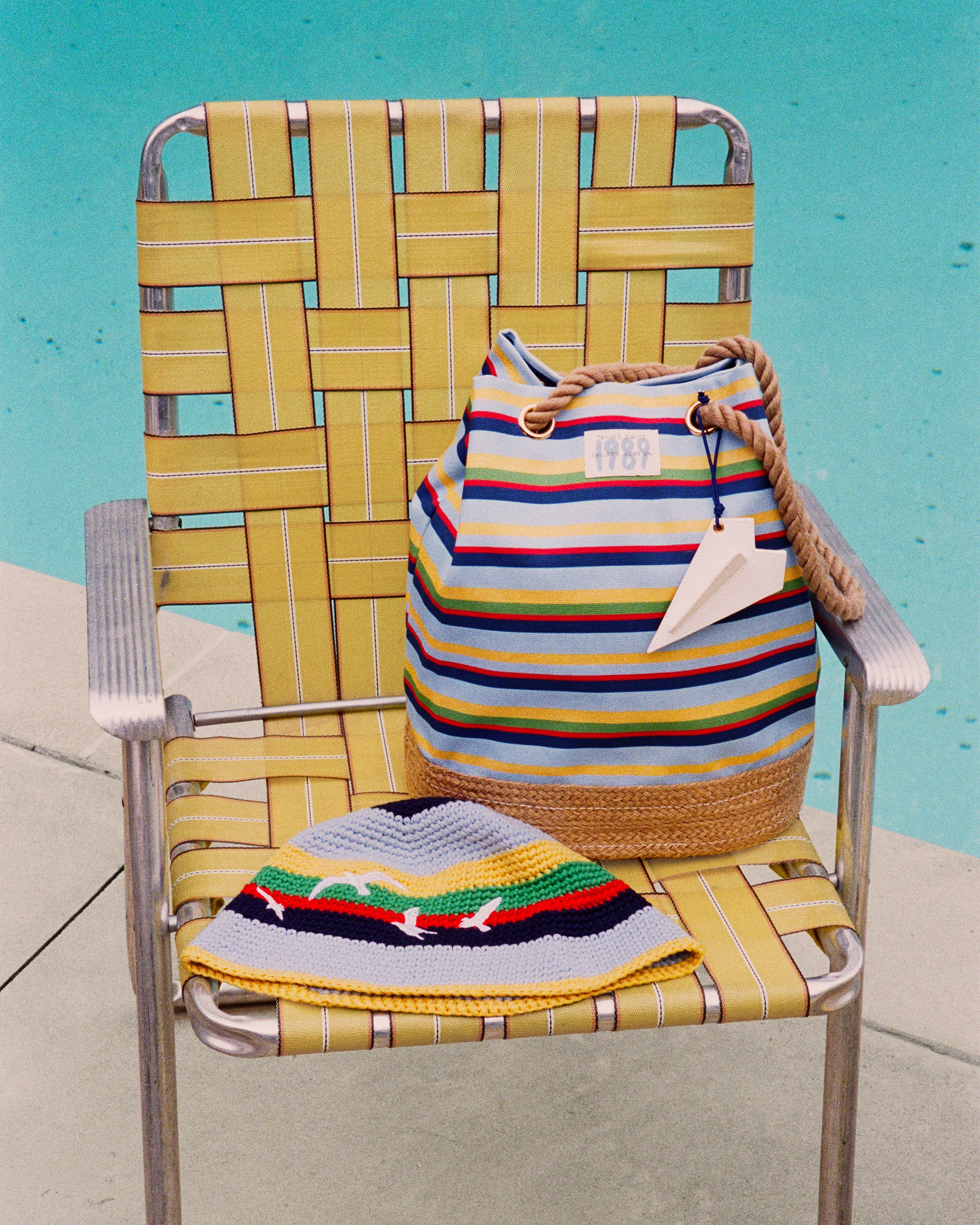 【送料込み】1989 Striped Bucket Bag 1989 Striped Bucket Bag – Taylor Swift