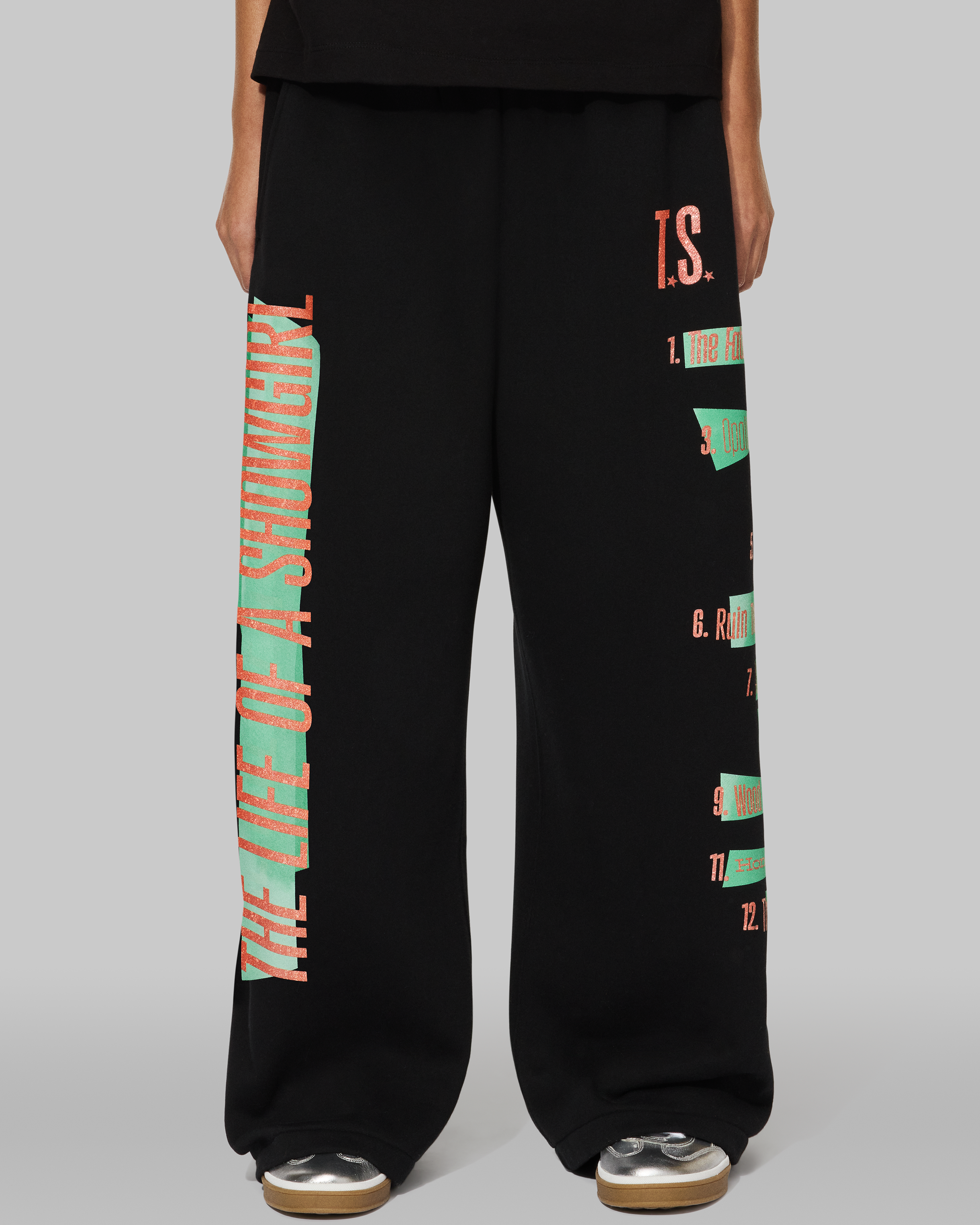 Taylor Swift The Life of a Showgirl Tracklist Black Sweatpants Sweathosen 423513