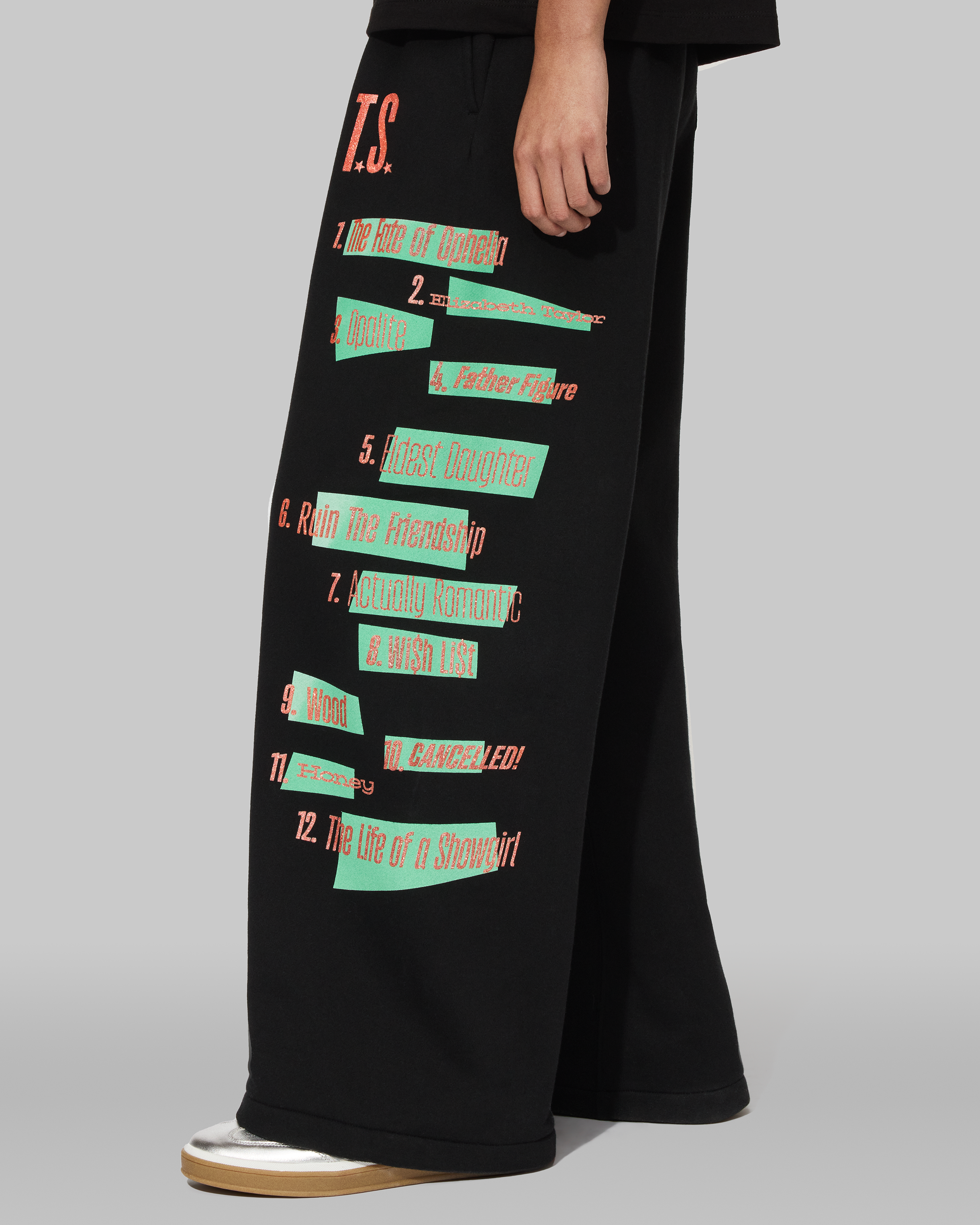 Taylor Swift The Life of a Showgirl Tracklist Black Sweatpants Sweathosen 423514